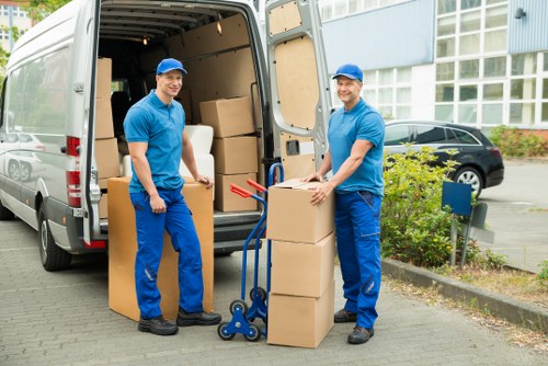 Quote calculation for a Peckham flat move using cubic-yard estimates
